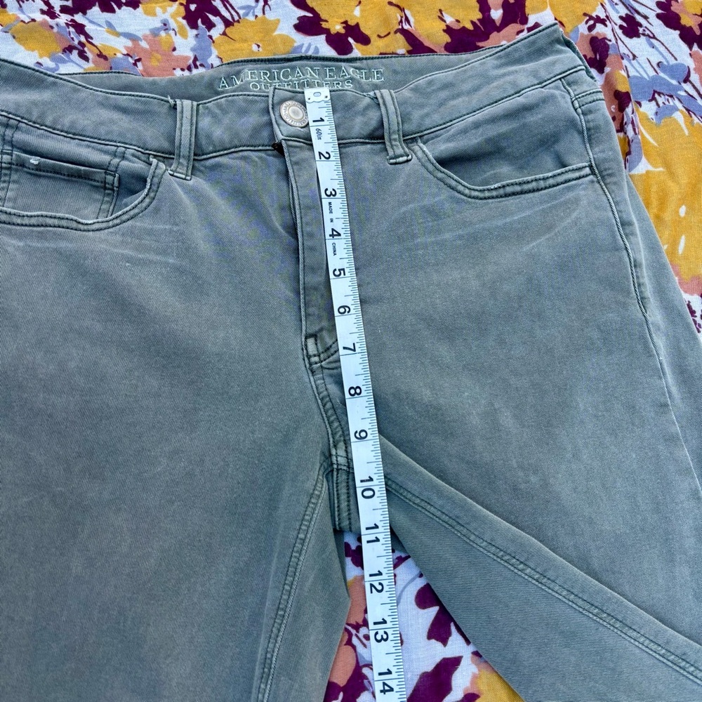 American Eagle Women's Super Stretch Olive Green Straight Leg Denim Jeans Size 4 - Picture 3 of 13